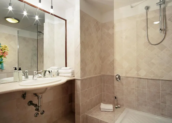 Trasteverehome - Artists Loft With Private Parking In Trastevere * Roma